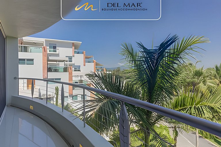 Nitta 301 by Del Mar
