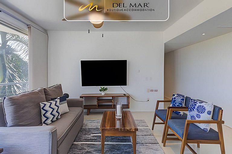 Nitta 301 by Del Mar