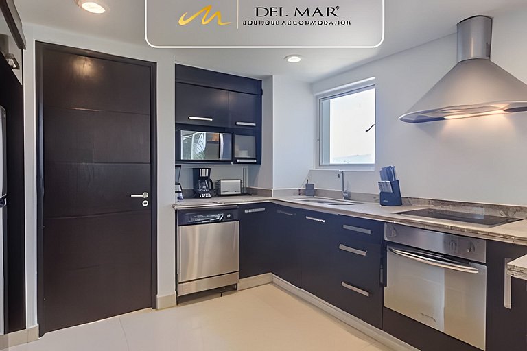 Nitta 301 by Del Mar