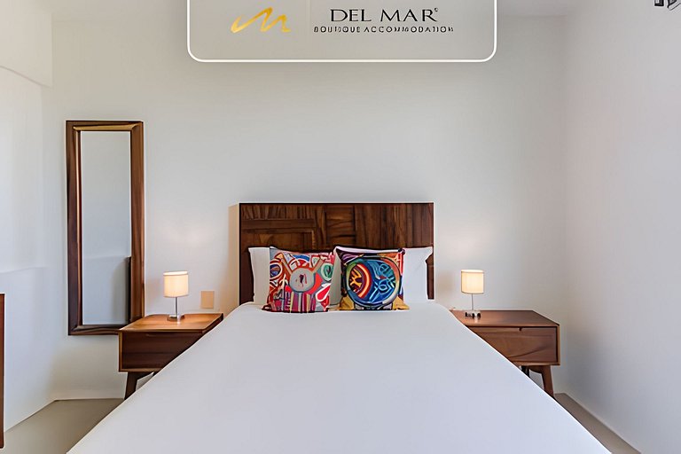 Nitta 301 by Del Mar