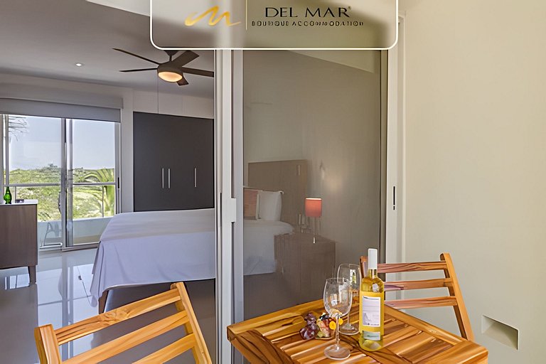 Nitta 301 by Del Mar