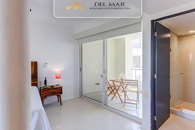 Nitta 301 by Del Mar