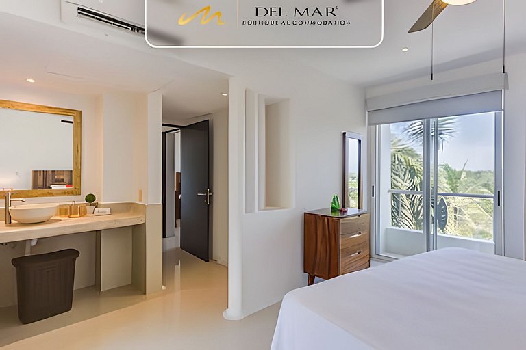Nitta 301 by Del Mar
