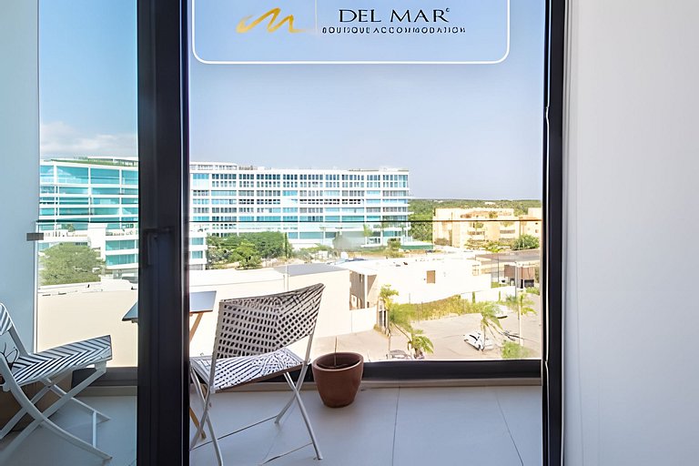 Aria Ocean 614 by Del Mar