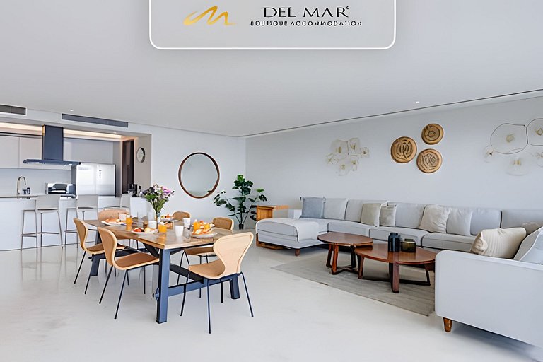 Bolongo 515 by Del Mar