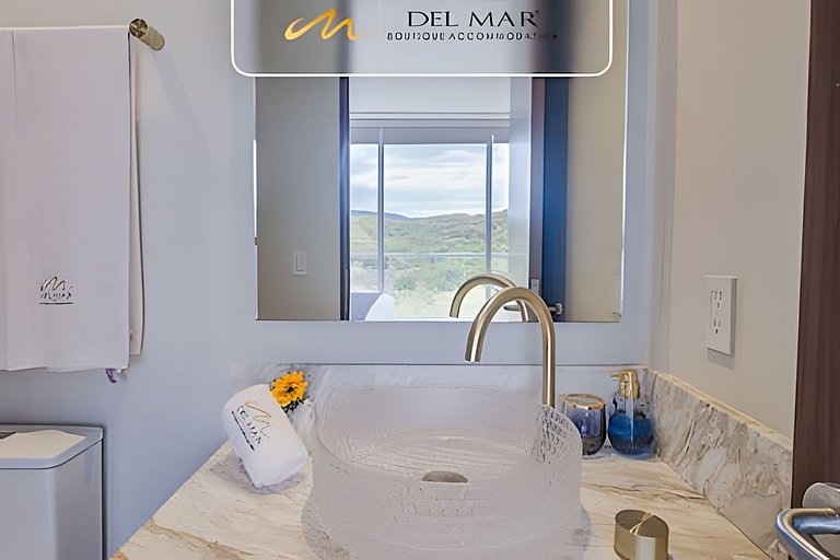 Bolongo 515 by Del Mar