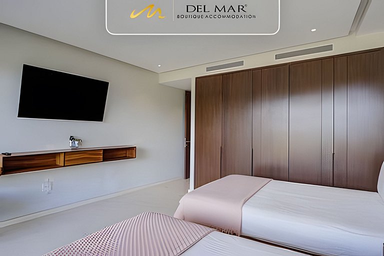 Bolongo 515 by Del Mar