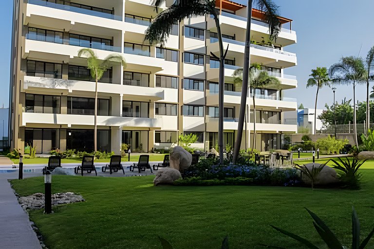 Puertarena C12 by Del Mar