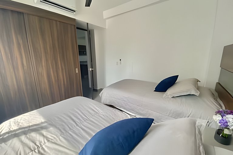 Puertarena C12 by Del Mar