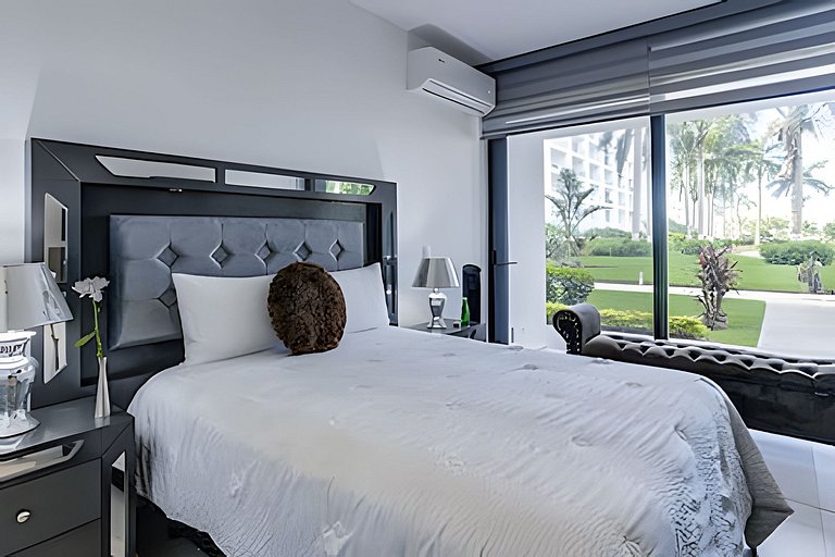 Aria Ocean 106 by Del Mar