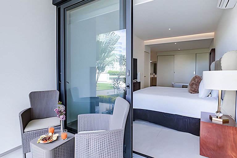 Aria Ocean 106 by Del Mar