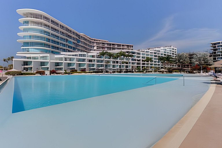Aria Ocean 106 by Del Mar