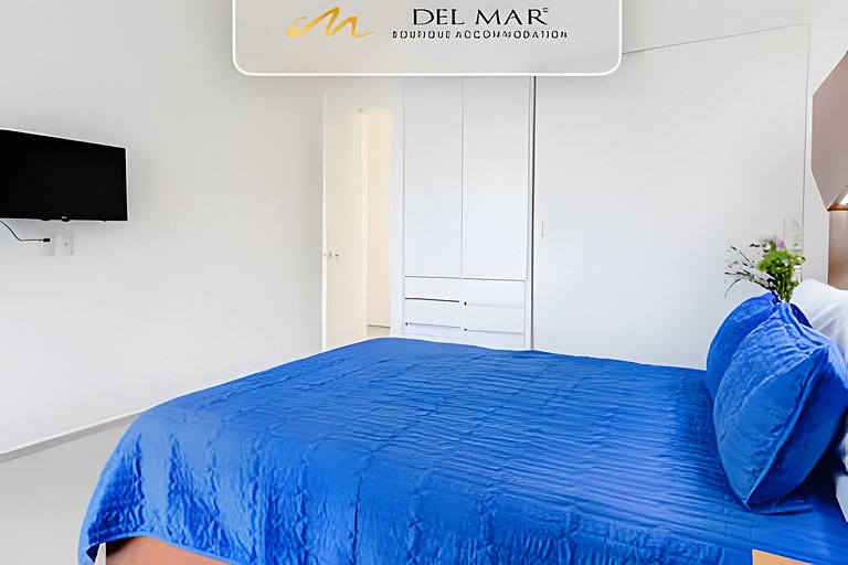 Aria 215 by Del Mar