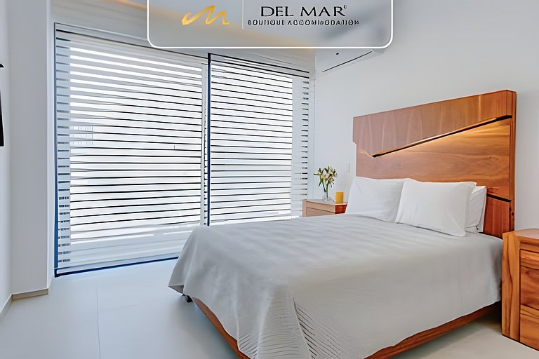 Aria 215 by Del Mar