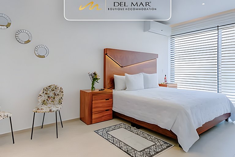 Aria 215 by Del Mar