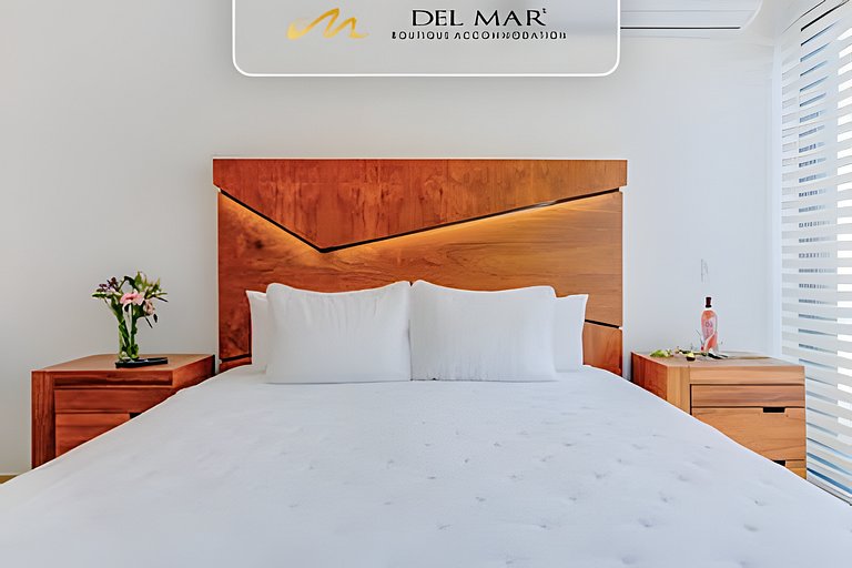 Aria 215 by Del Mar