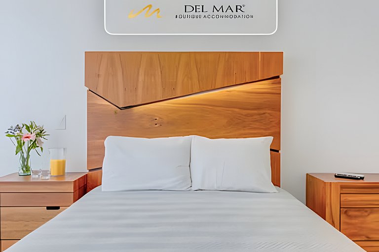 Aria 215 by Del Mar