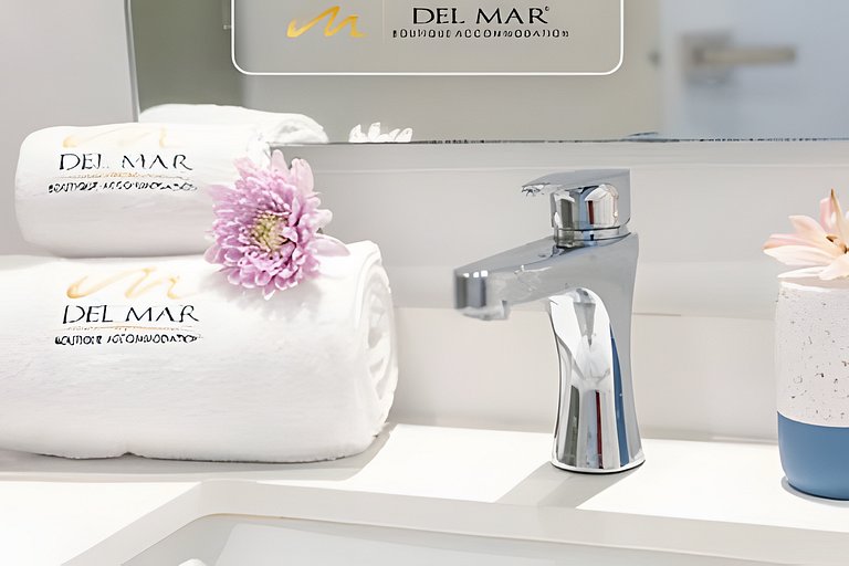 Aria 215 by Del Mar