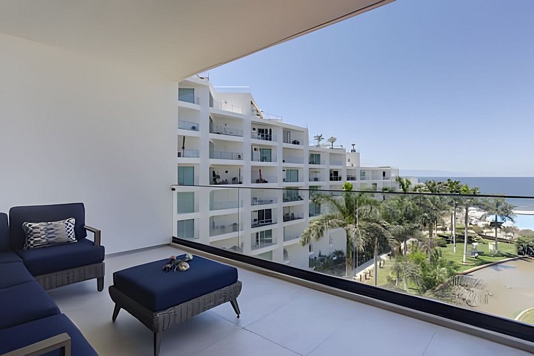 Aria Ocean 606 by Del Mar