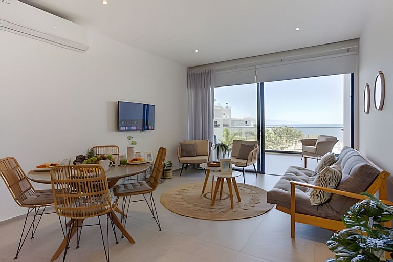 Aria Ocean 606 by Del Mar