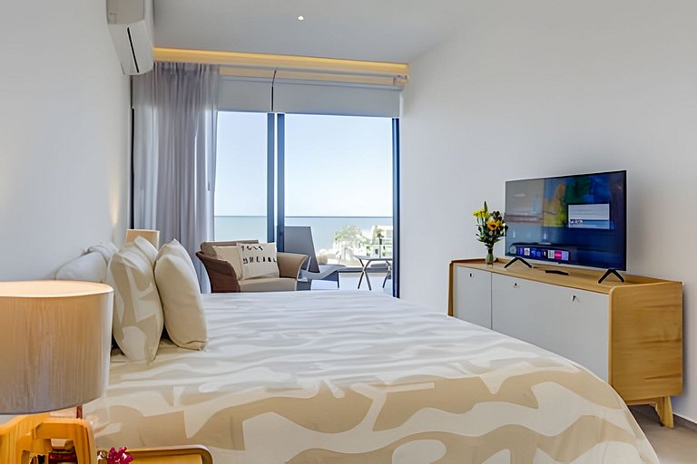 Aria Ocean 606 by Del Mar