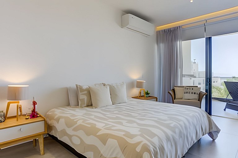 Aria Ocean 606 by Del Mar