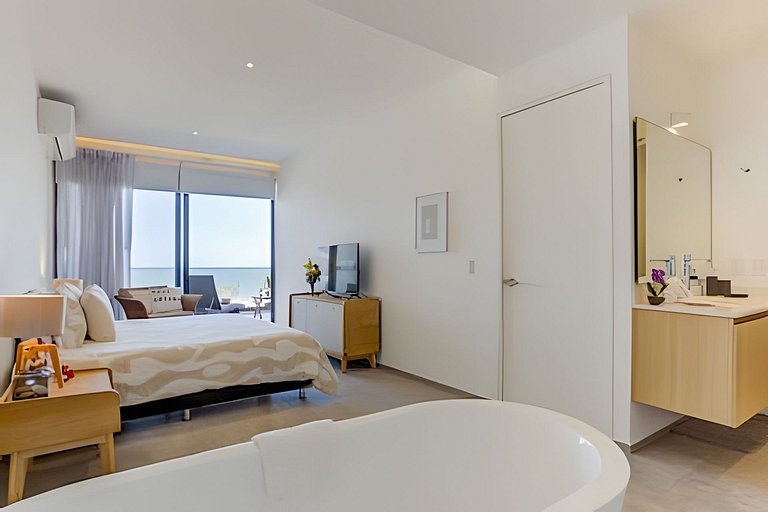 Aria Ocean 606 by Del Mar