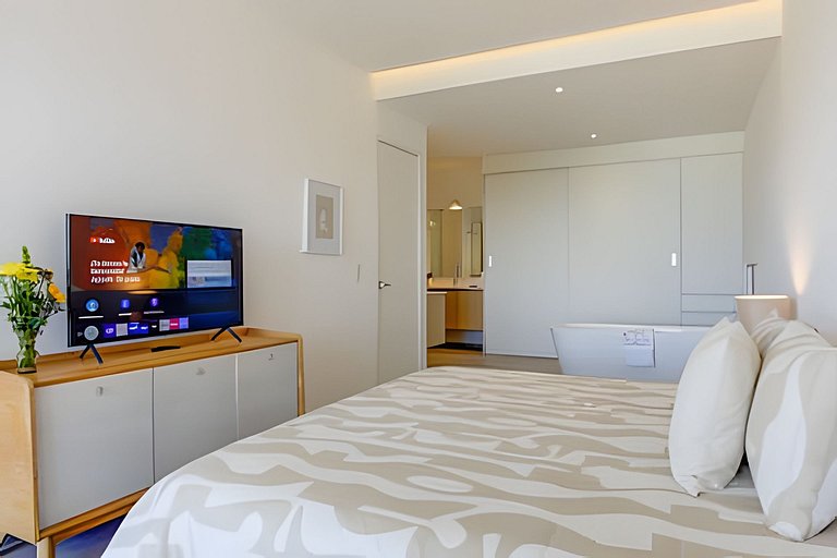 Aria Ocean 606 by Del Mar