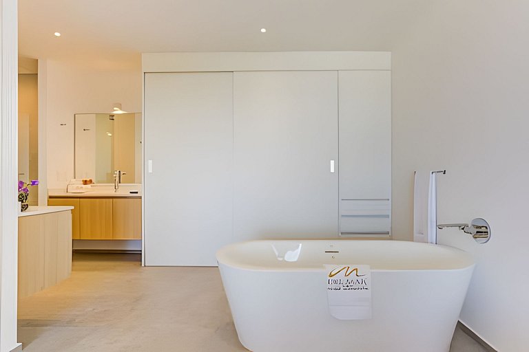 Aria Ocean 606 by Del Mar
