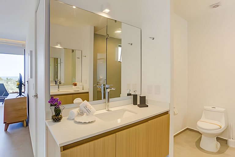 Aria Ocean 606 by Del Mar