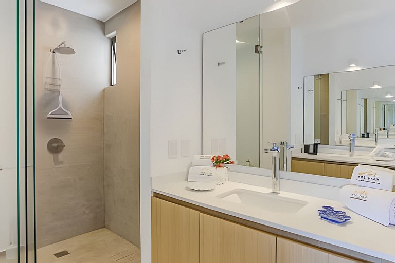 Aria Ocean 606 by Del Mar