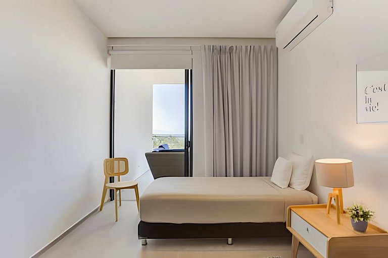 Aria Ocean 606 by Del Mar