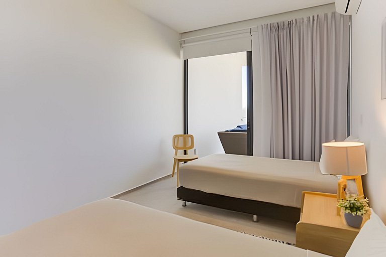 Aria Ocean 606 by Del Mar