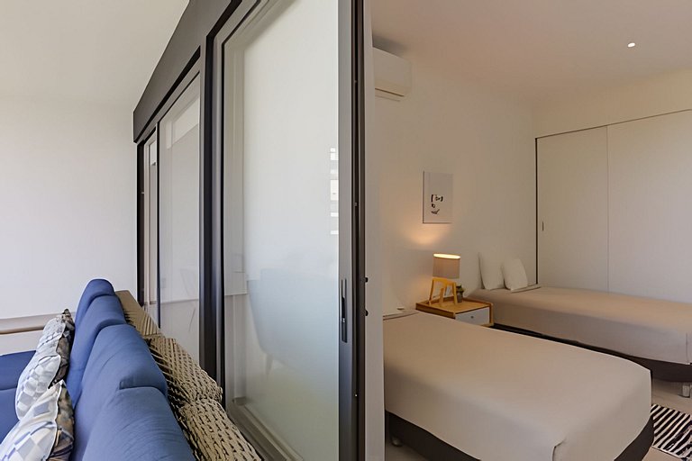 Aria Ocean 606 by Del Mar