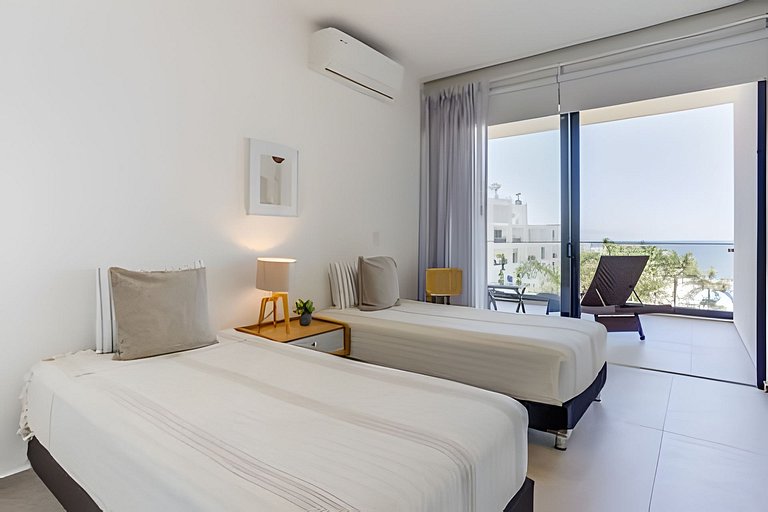 Aria Ocean 606 by Del Mar