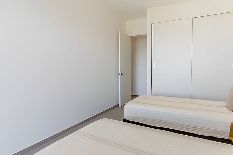 Aria Ocean 606 by Del Mar