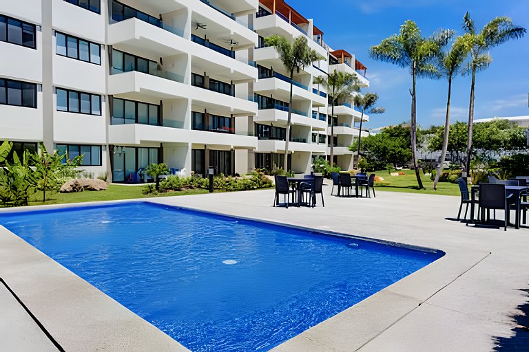 Puertarena G12 by Del Mar