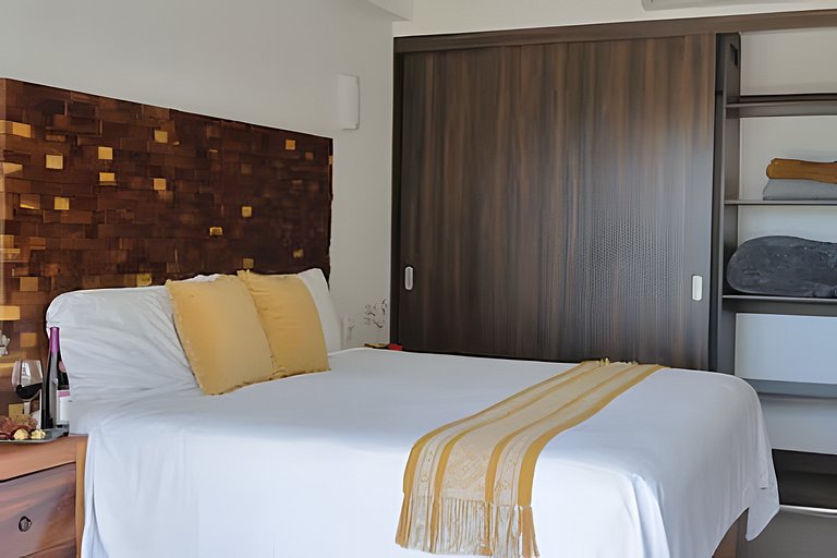 Puertarena G12 by Del Mar