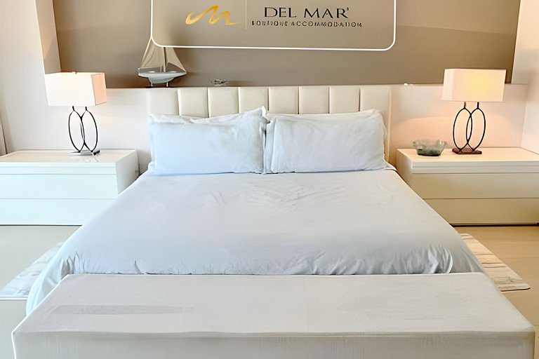 Peninsula 6G F1 by Del Mar