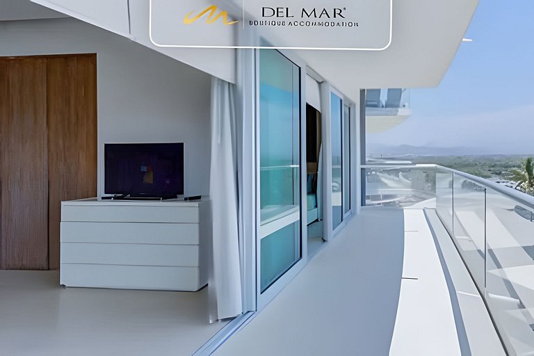 Peninsula 6G F1 by Del Mar