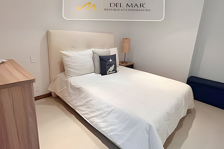 Peninsula 6G F1 by Del Mar