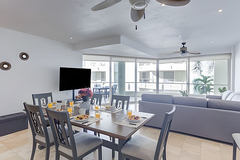 Nitta Condo 109 by Del Mar