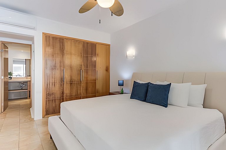 Nitta Condo 109 by Del Mar