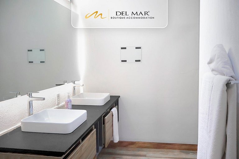 Santa Fe 5 by Del Mar