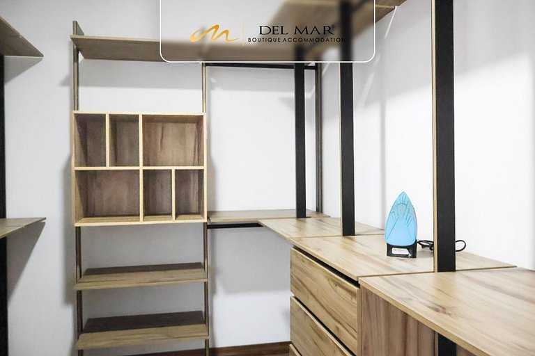 Santa Fe 5 by Del Mar