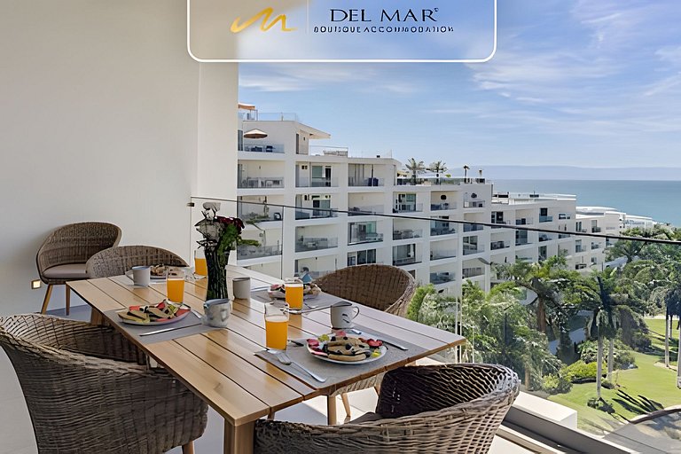 Aria 805 Del Mar by Del Mar