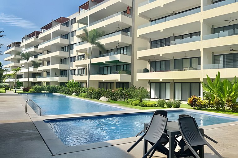Puertarena I24 by Del Mar