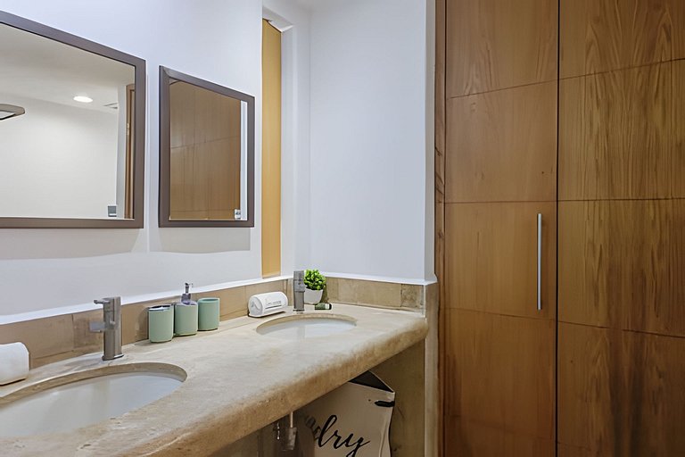 Nitta Condo 108 by Del Mar