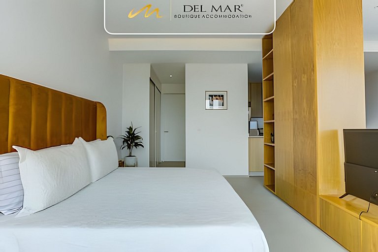 Aria 709 Del Mar by Del Mar